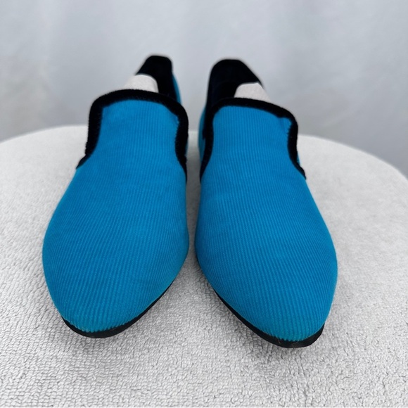 Oomphies Womens Slippers House Shoes 9N Blue Black Pointed Toe Slip On - Picture 2 of 9
